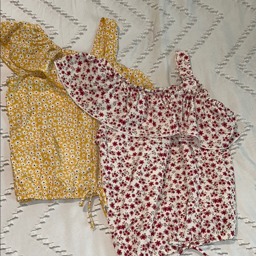 EUC Flutter Sleeve Ruffled Tank Bundle Red Flowers Yellow Flowers 10 Bubble Hem